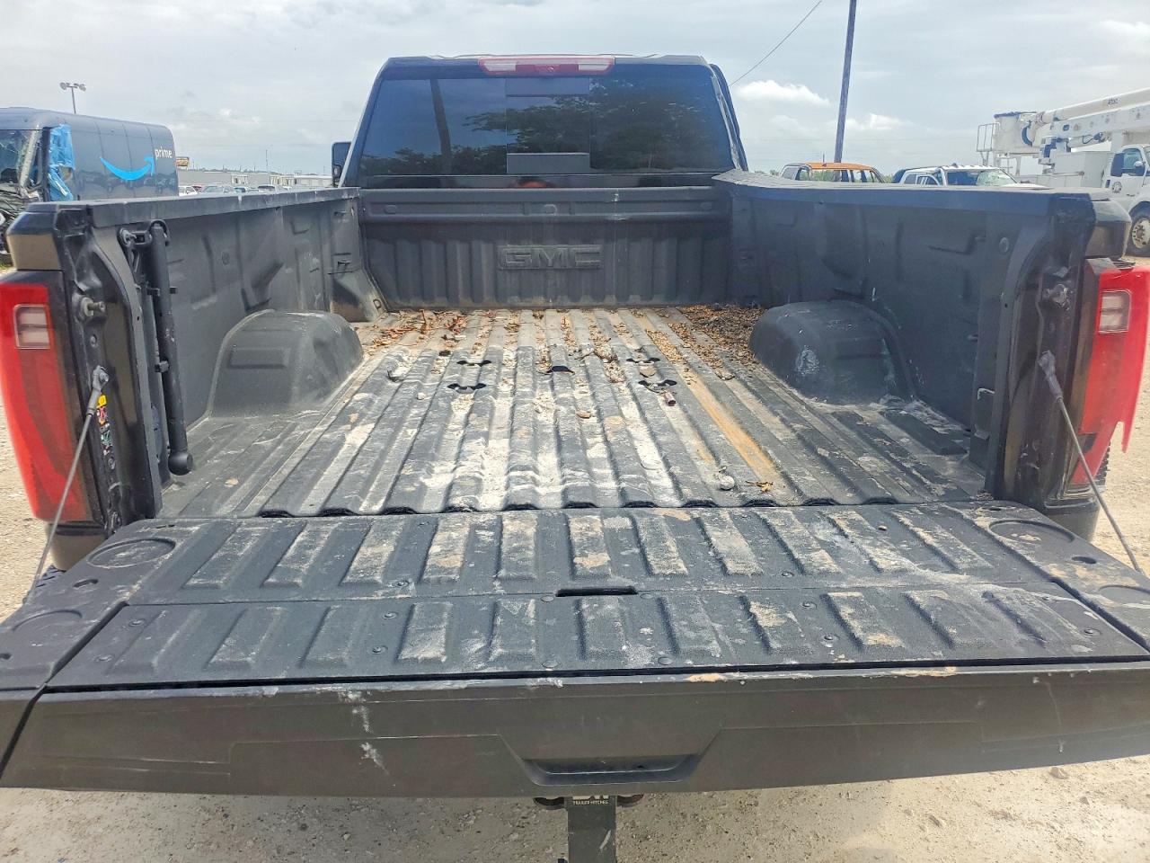 2025 GMC SIERRA K3500 DENALI photo 19