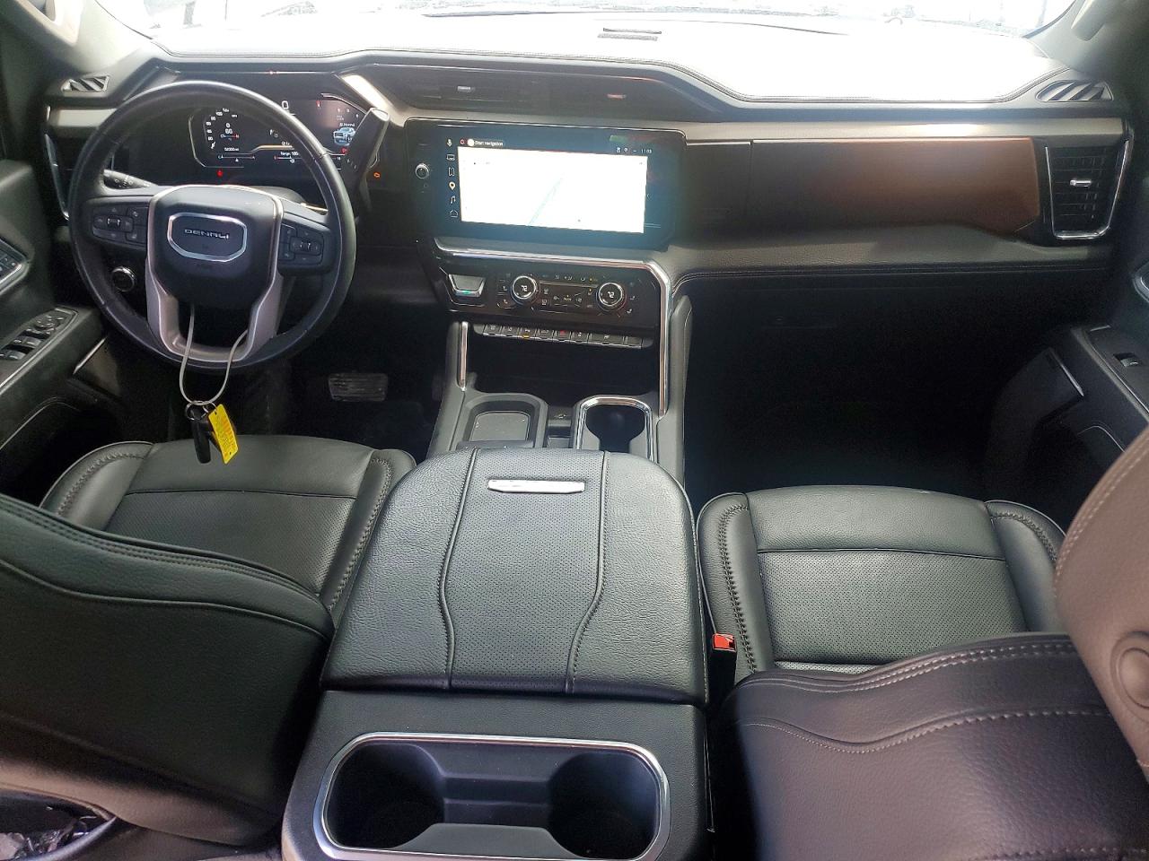 2025 GMC SIERRA K3500 DENALI photo 15