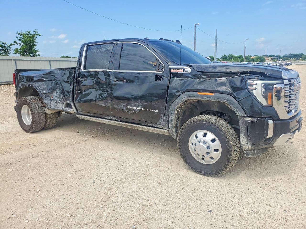 2025 GMC SIERRA K3500 DENALI photo 7