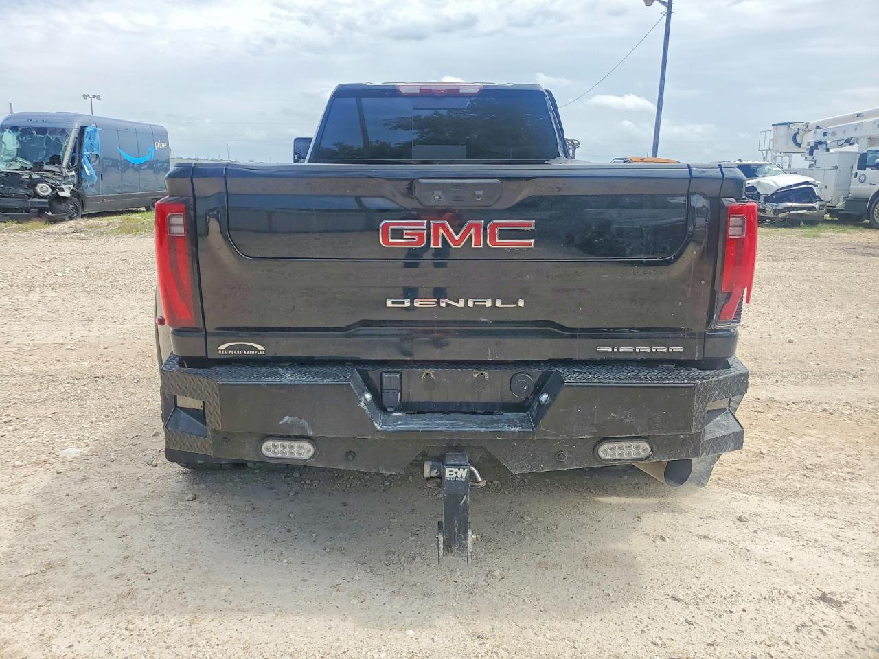 2025 GMC SIERRA K3500 DENALI photo 11