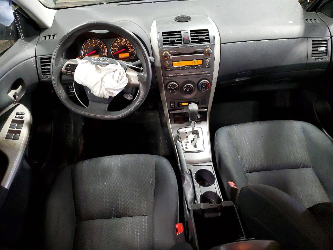 2011 TOYOTA COROLLA S photo 22