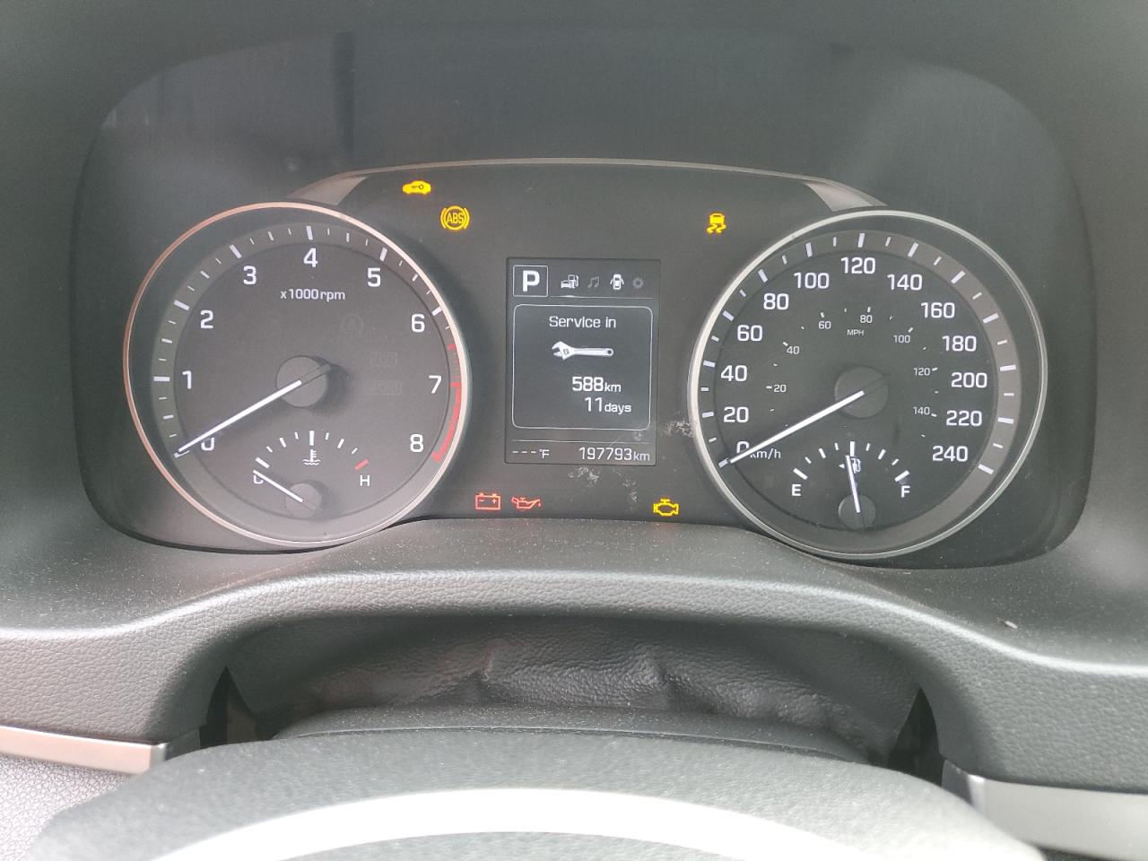 2017 HYUNDAI ELANTRA SE photo 9
