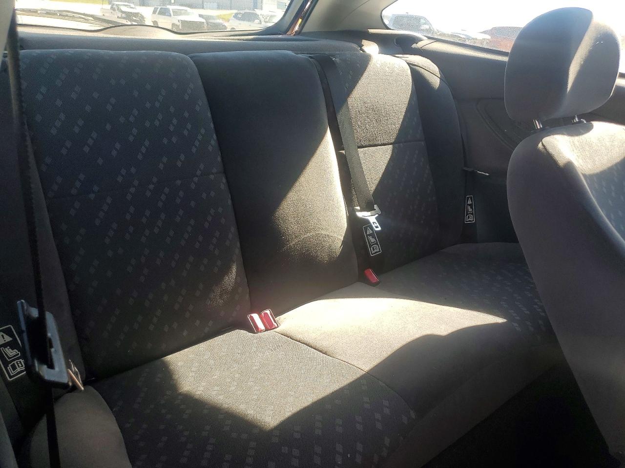 2002 FORD FOCUS ZX3 photo 19