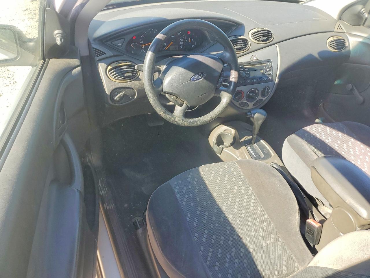 2002 FORD FOCUS ZX3 photo 15
