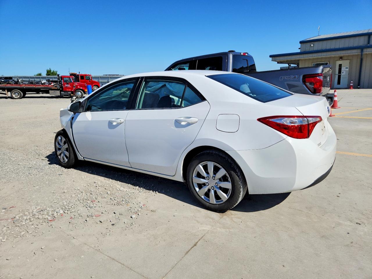 2015 TOYOTA COROLLA LE photo 4