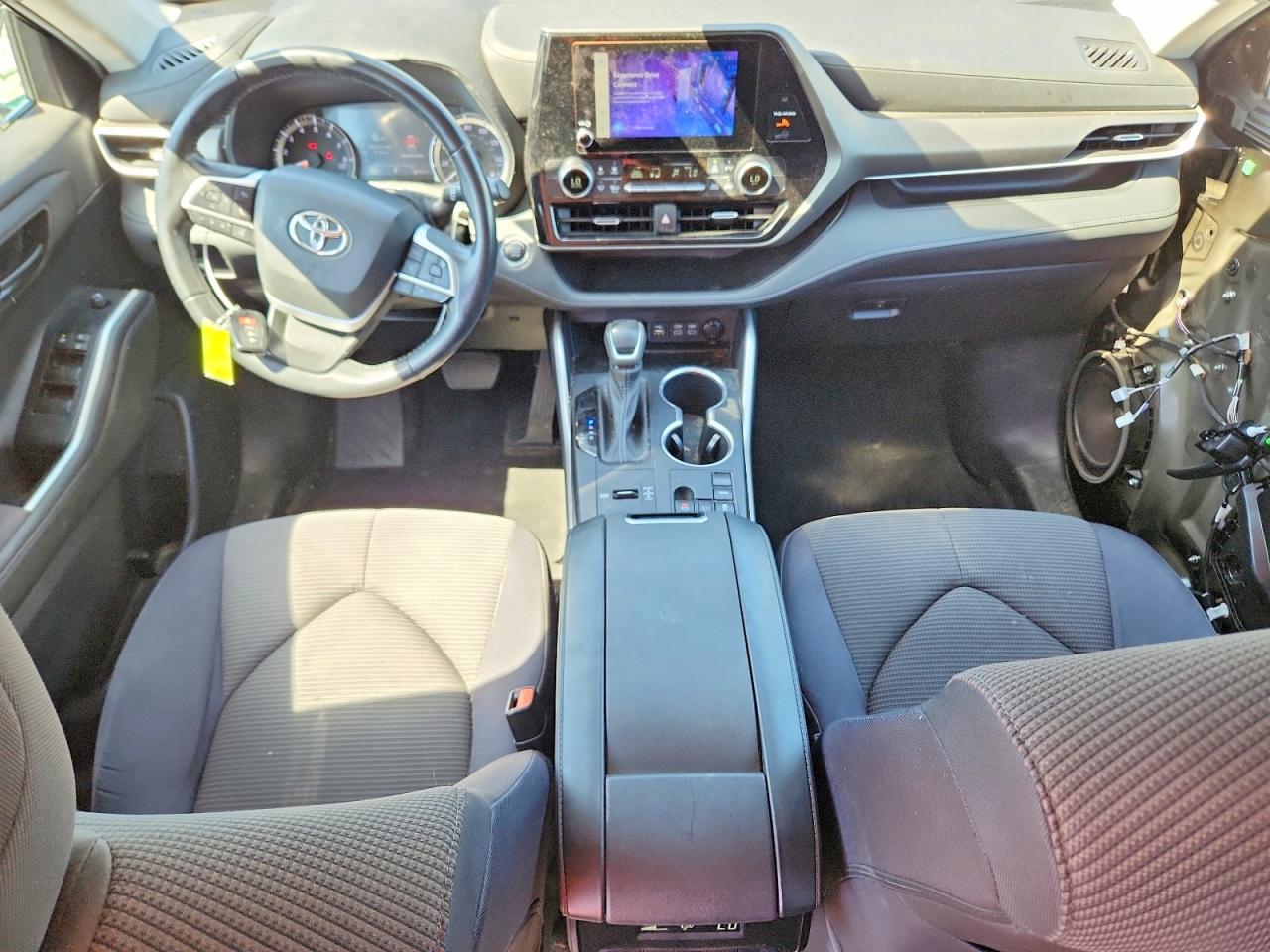 2023 TOYOTA HIGHLANDER LE photo 8