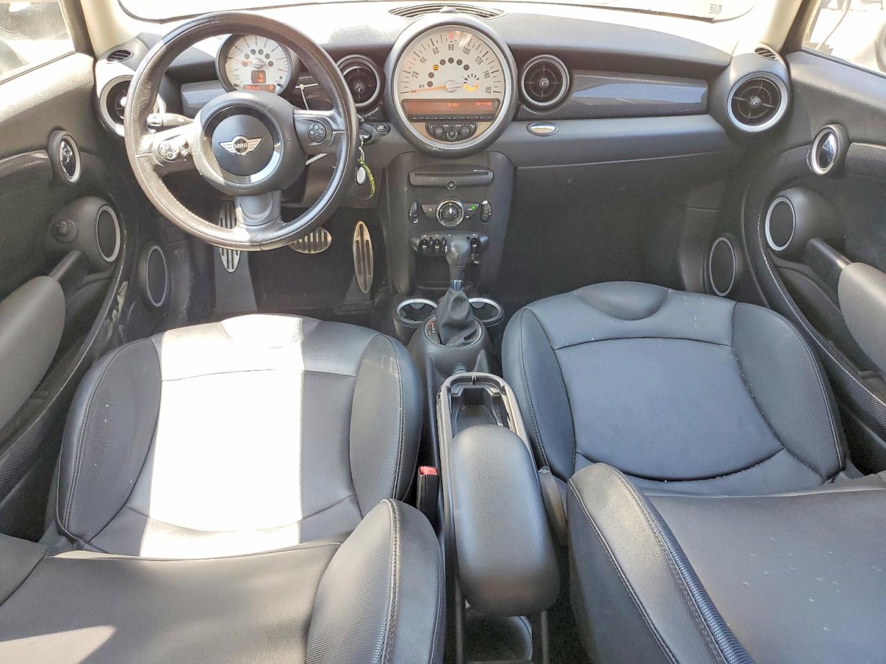 2012 MINI COOPER S photo 15