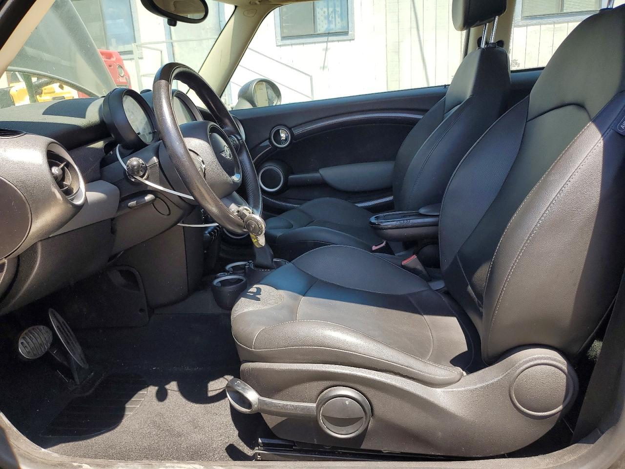 2012 MINI COOPER S photo 13