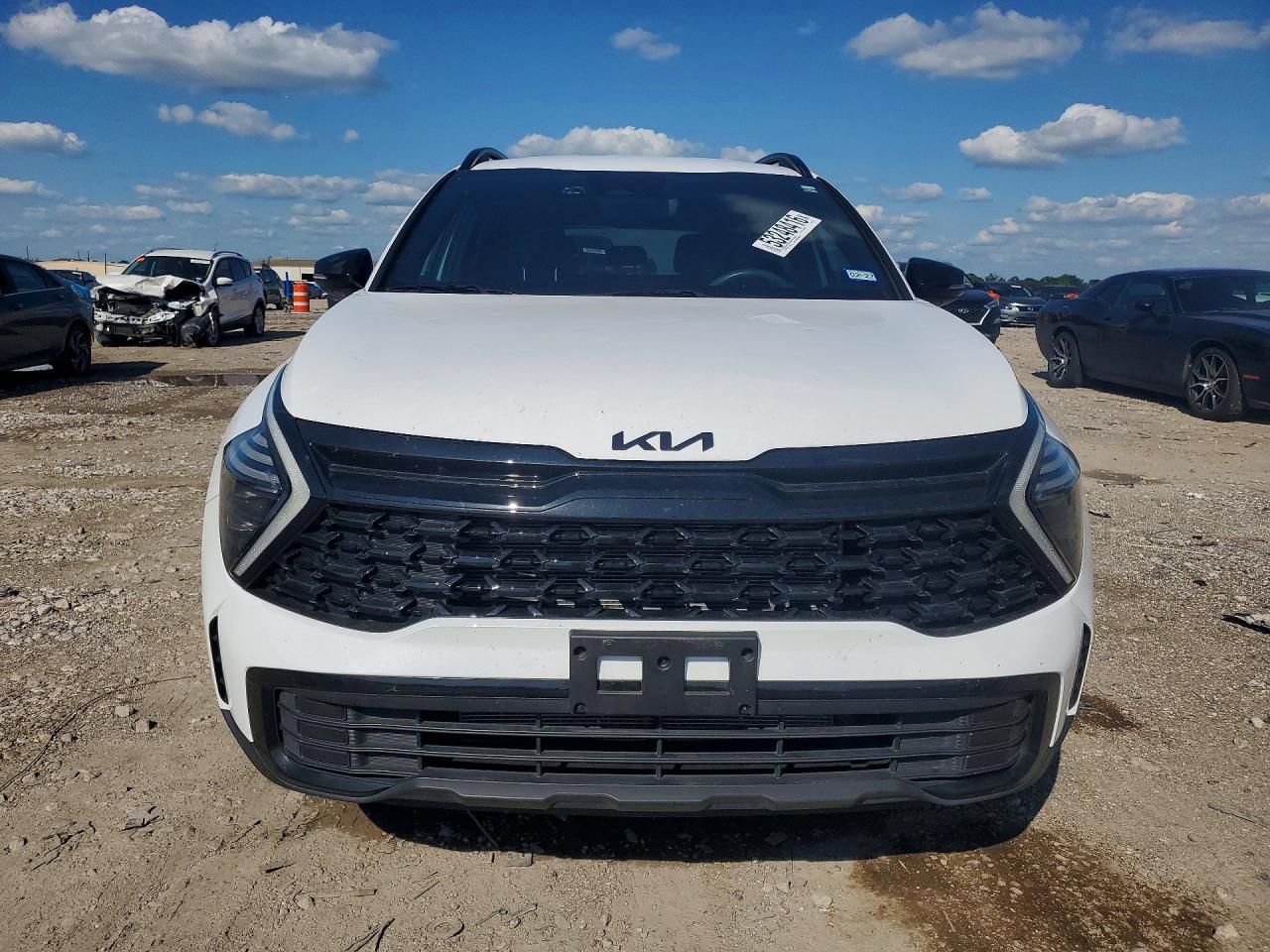 2025 KIA SPORTAGE X LINE photo 9