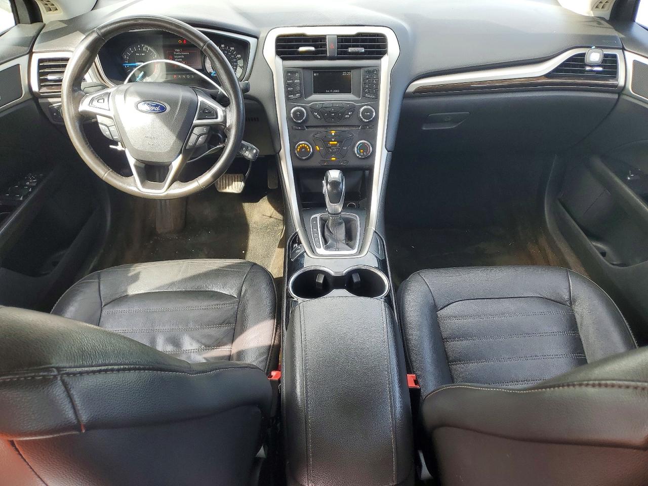 2016 FORD FUSION SE photo 22