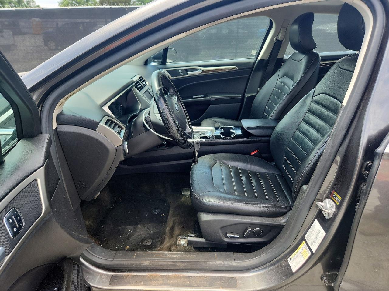 2016 FORD FUSION SE photo 19