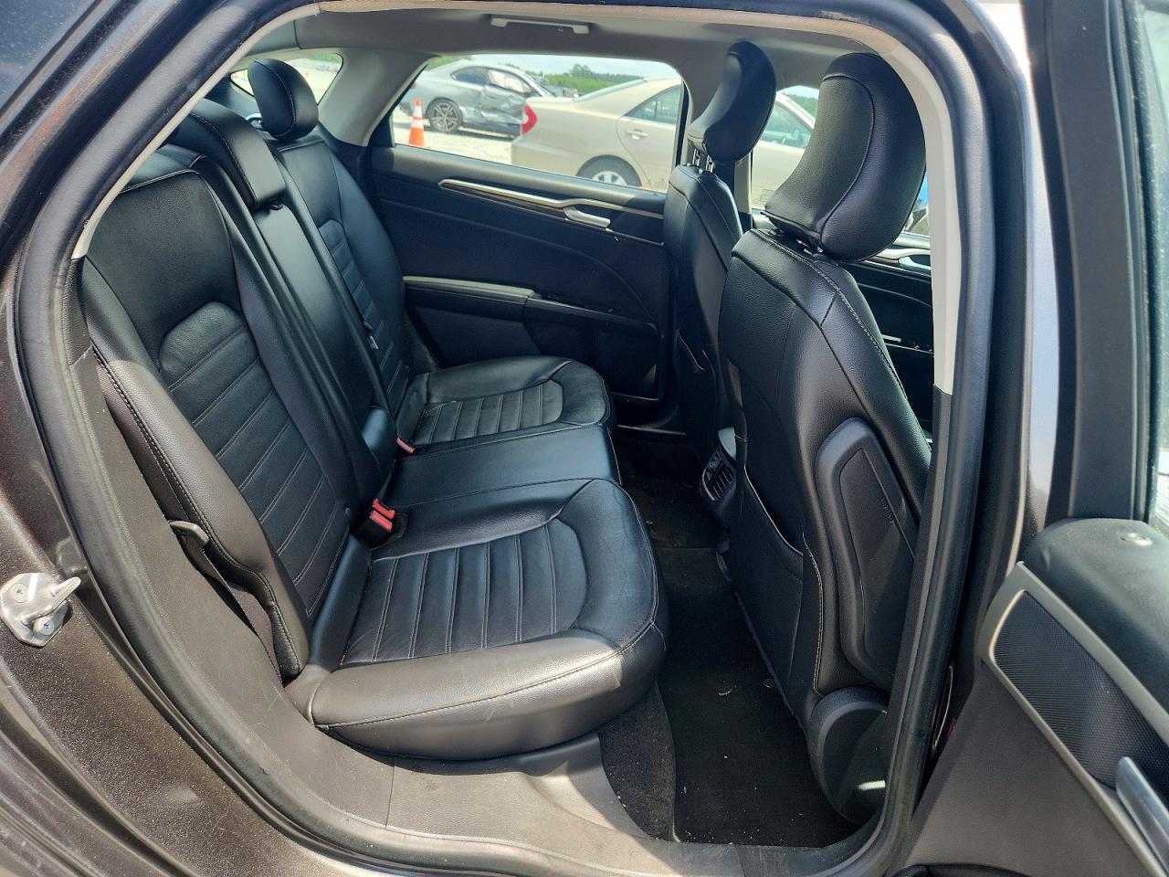 2016 FORD FUSION SE photo 28