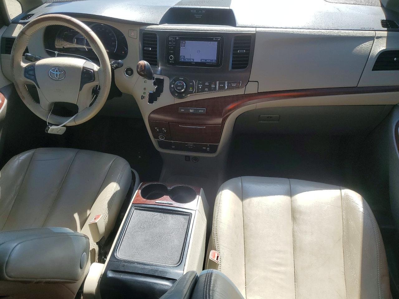 2014 TOYOTA SIENNA XLE 8-PASSENGER photo 15