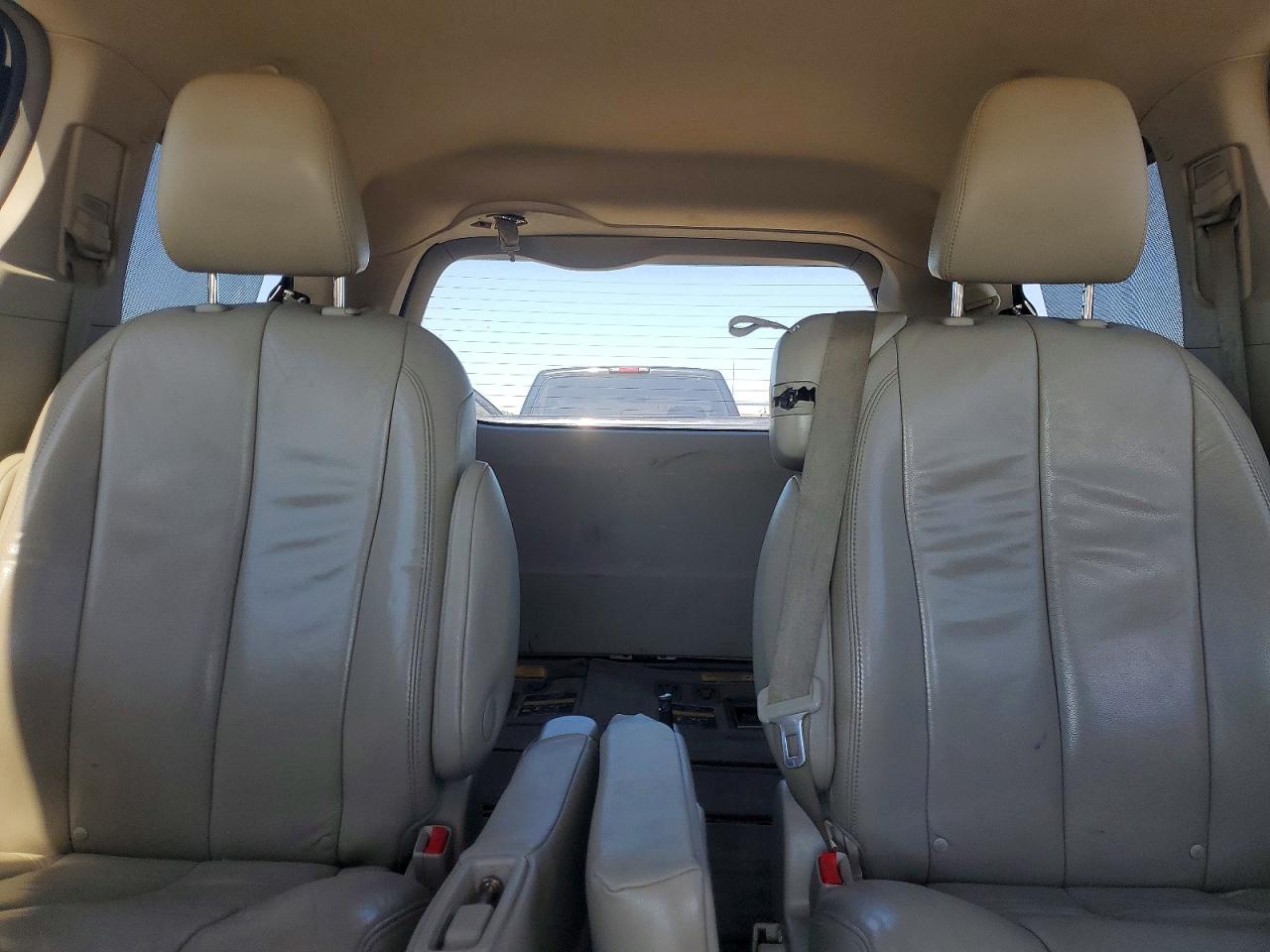 2014 TOYOTA SIENNA XLE 8-PASSENGER photo 19