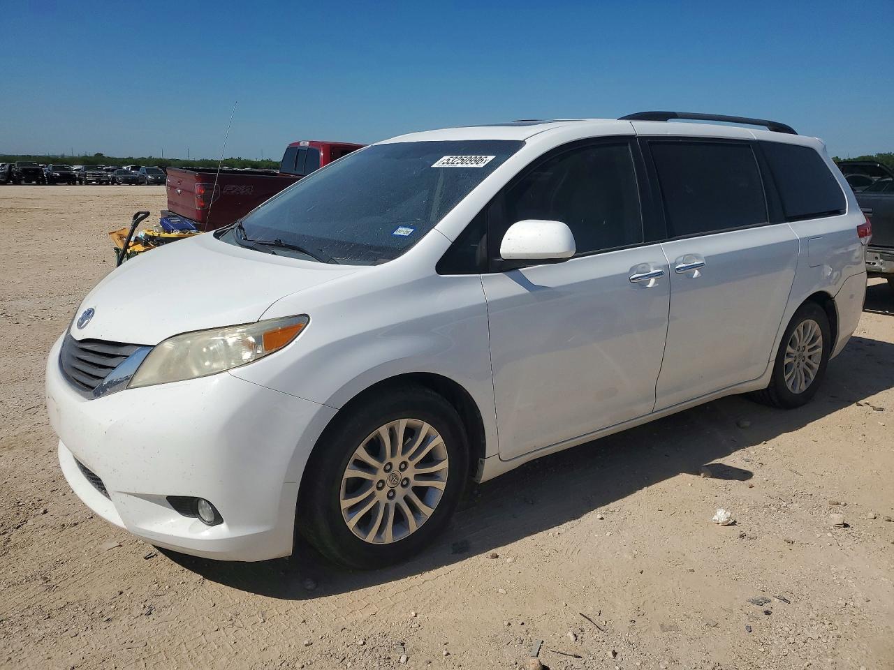 2014 TOYOTA SIENNA