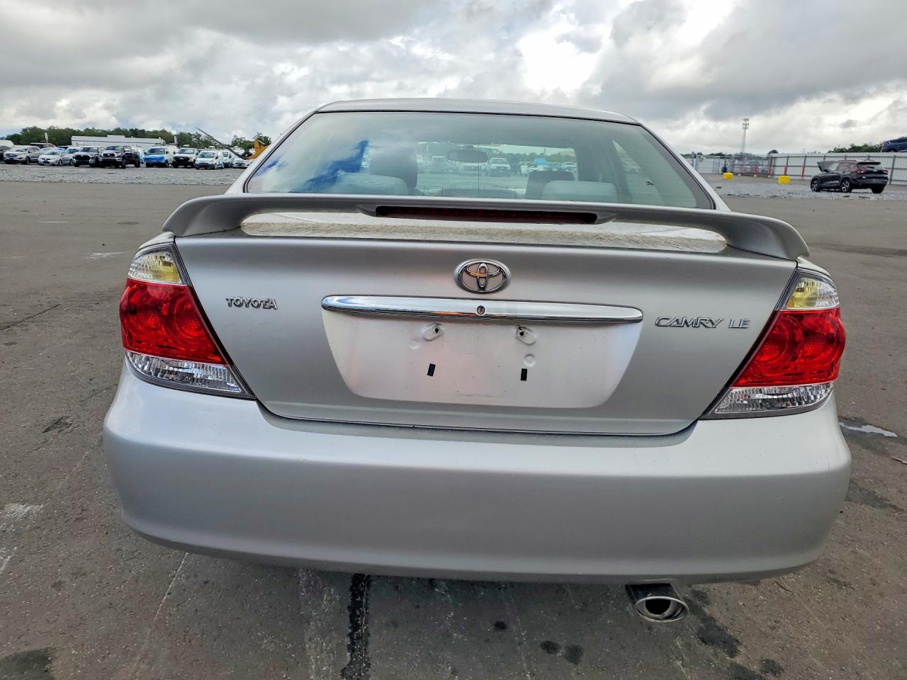 2005 TOYOTA CAMRY LE photo 11