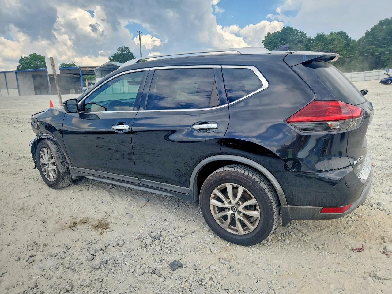 2018 NISSAN ROGUE SV photo 2