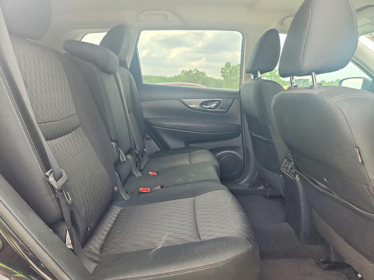 2018 NISSAN ROGUE SV photo 11