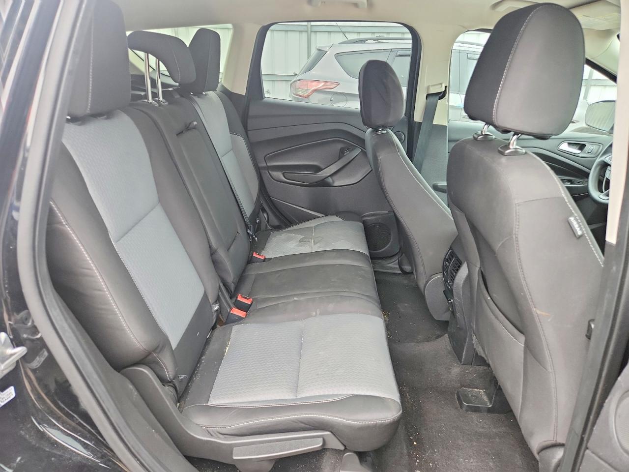 2017 FORD ESCAPE SE photo 11