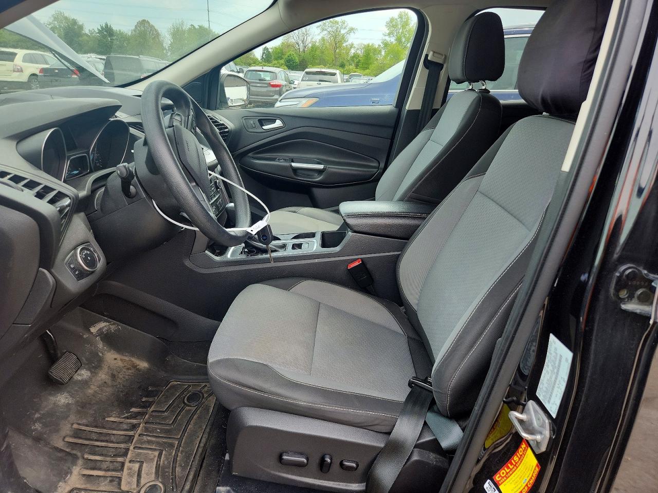 2017 FORD ESCAPE SE photo 7