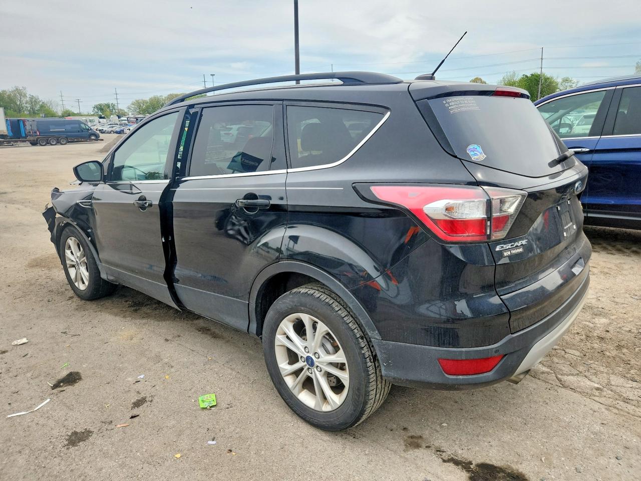 2017 FORD ESCAPE SE photo 2