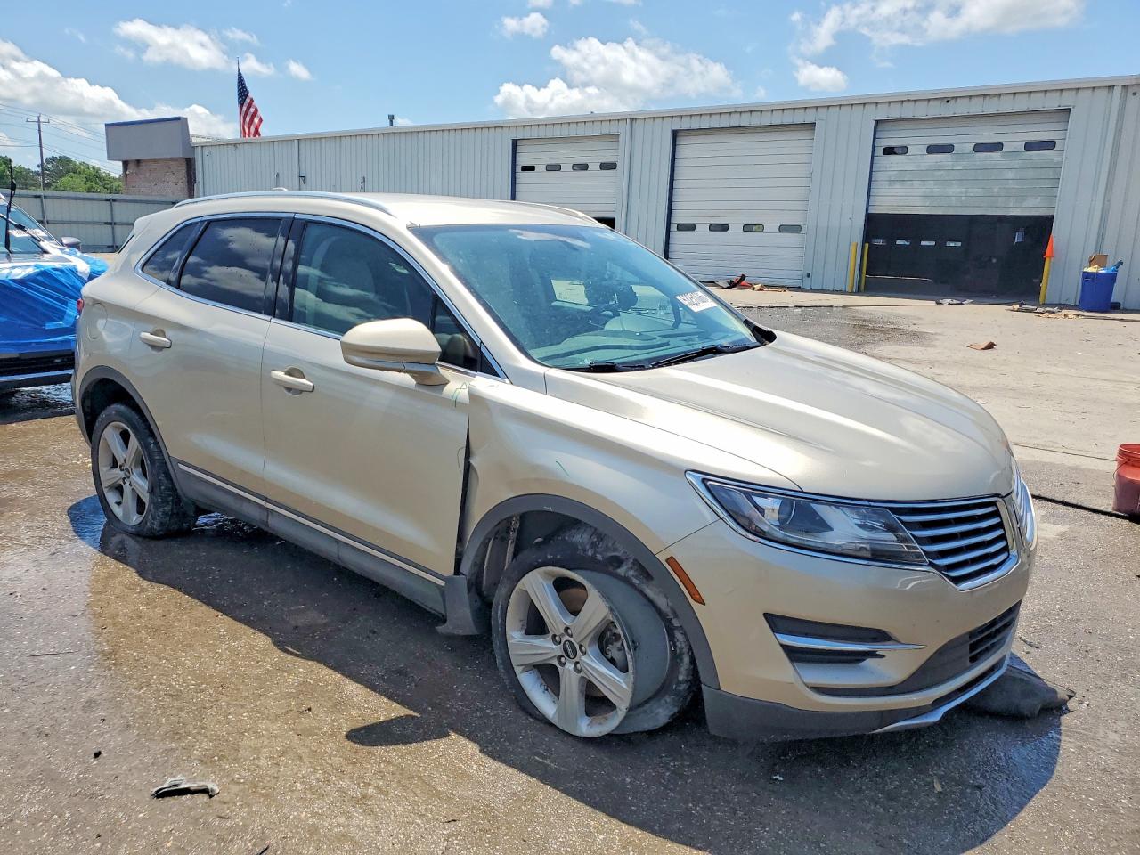 2017 LINCOLN MKC PREMIERE photo 7