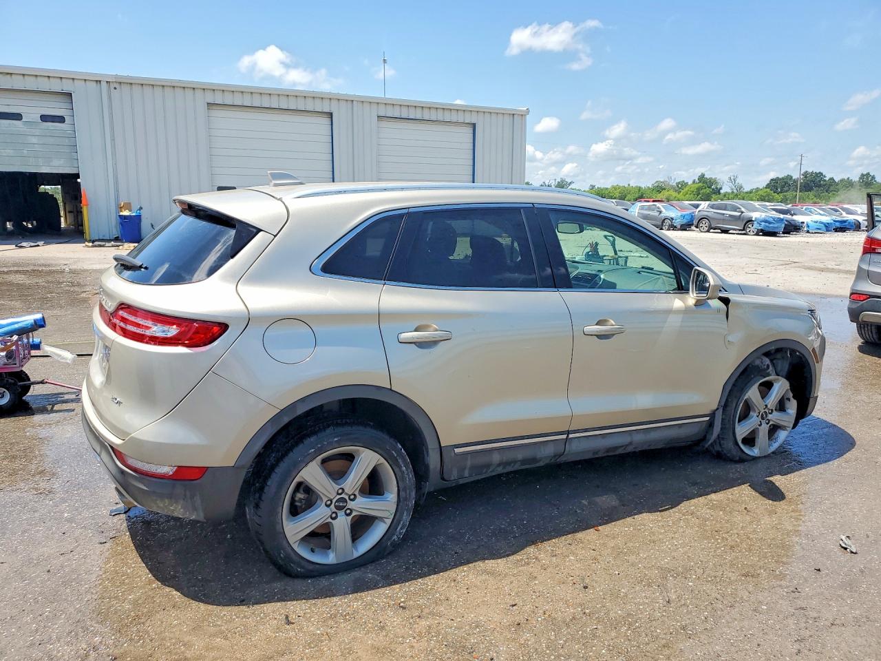 2017 LINCOLN MKC PREMIERE photo 5