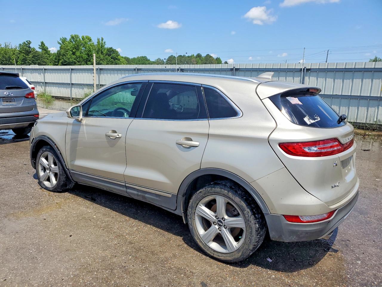 2017 LINCOLN MKC PREMIERE photo 3
