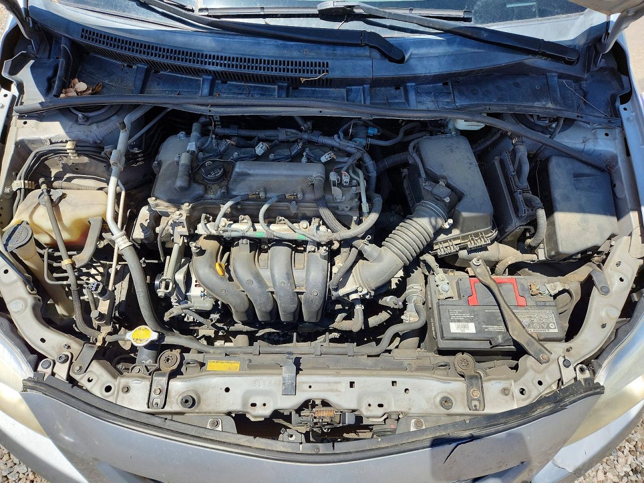 2010 TOYOTA COROLLA LE photo 11