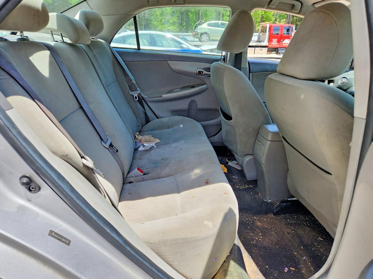 2010 TOYOTA COROLLA LE photo 10