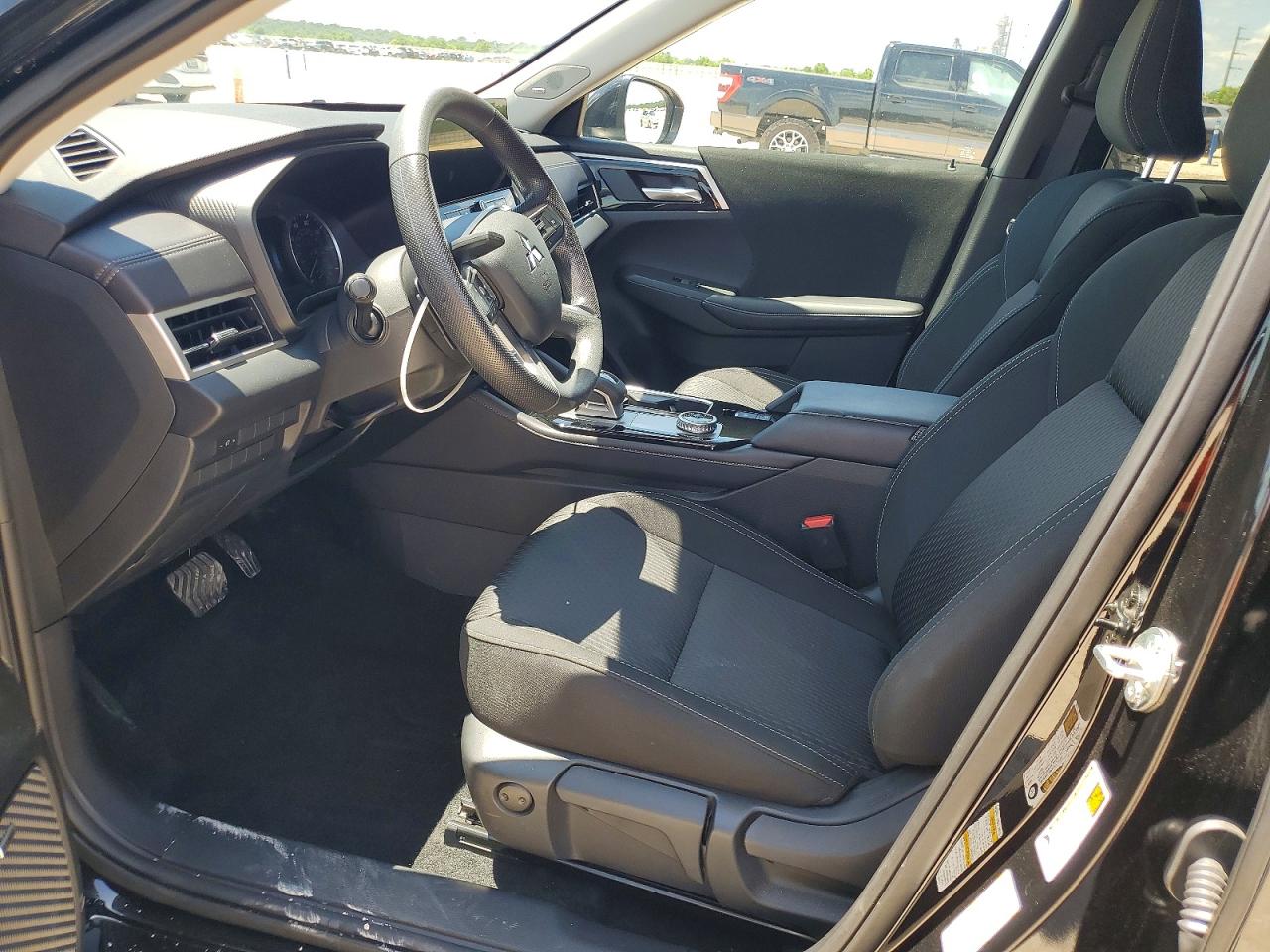 2025 MITSUBISHI OUTLANDER ES photo 13