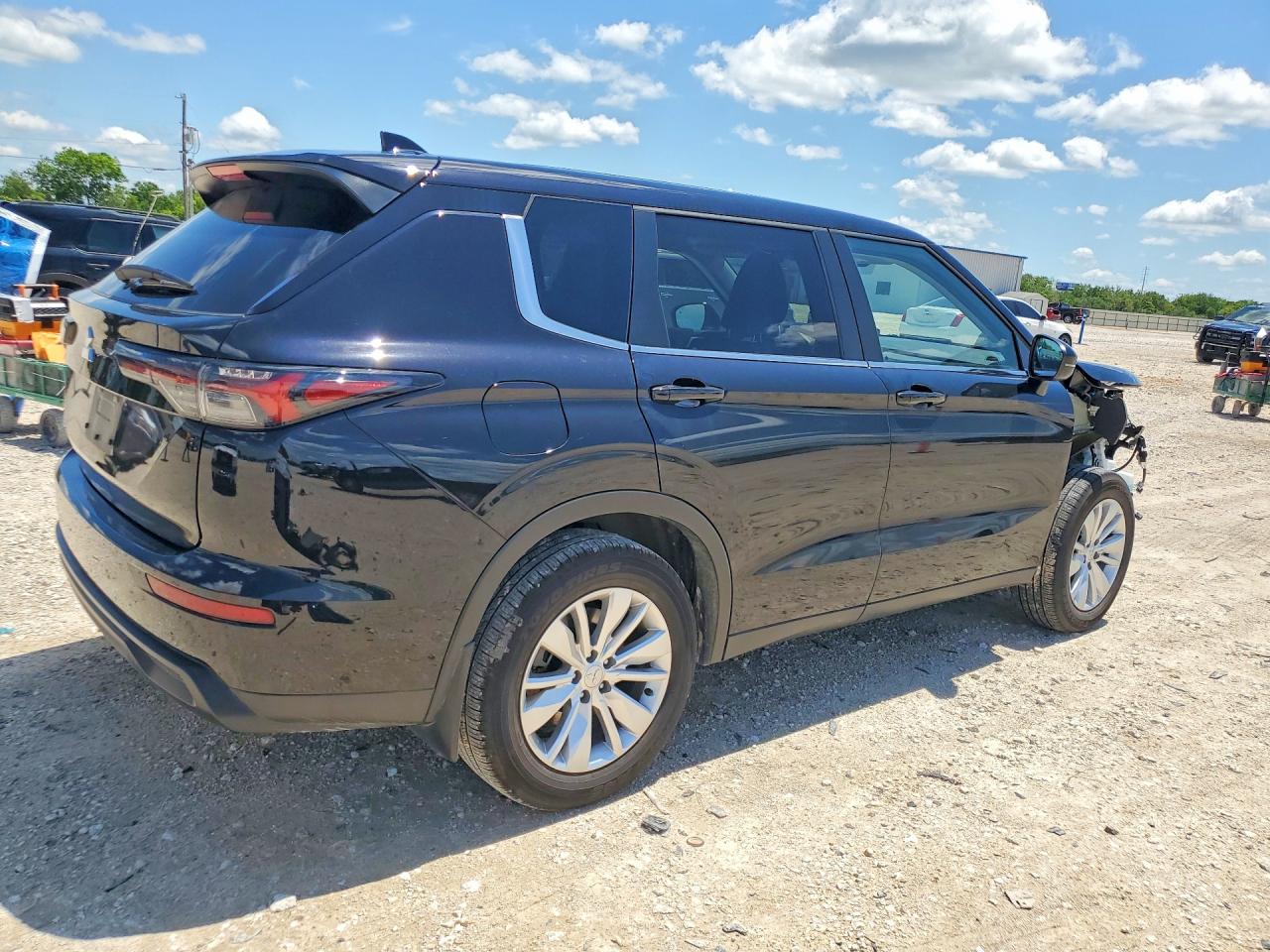 2025 MITSUBISHI OUTLANDER ES photo 5