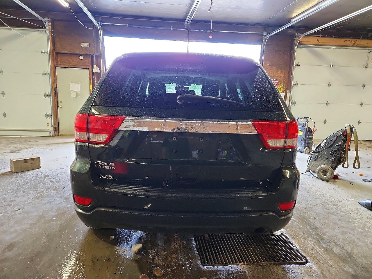 2011 JEEP GRAND CHEROKEE LAREDO photo 6