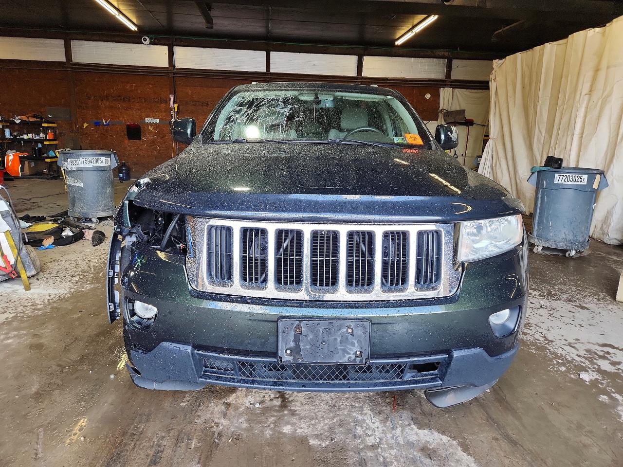 2011 JEEP GRAND CHEROKEE LAREDO photo 5