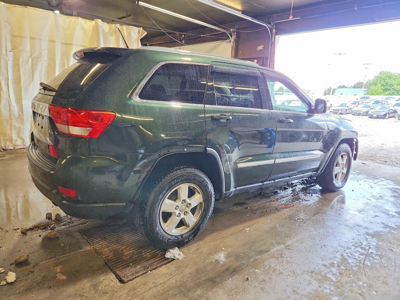 2011 JEEP GRAND CHEROKEE LAREDO photo 3