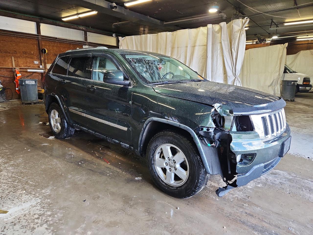 2011 JEEP GRAND CHEROKEE LAREDO photo 4