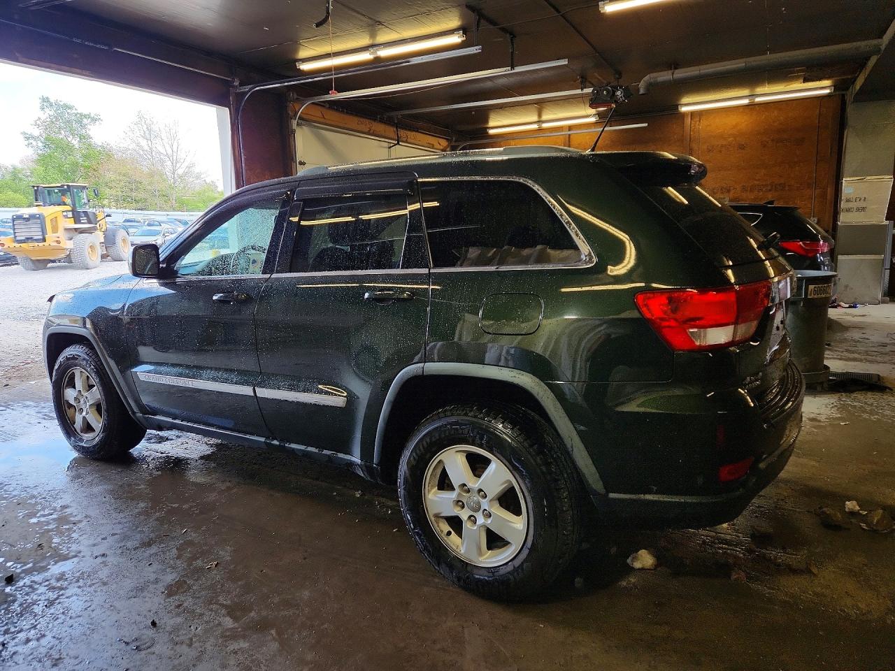 2011 JEEP GRAND CHEROKEE LAREDO photo 2