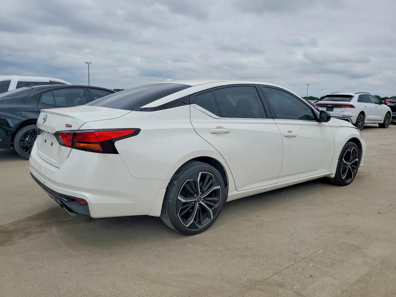 2024 NISSAN ALTIMA 2.5 SR photo 3