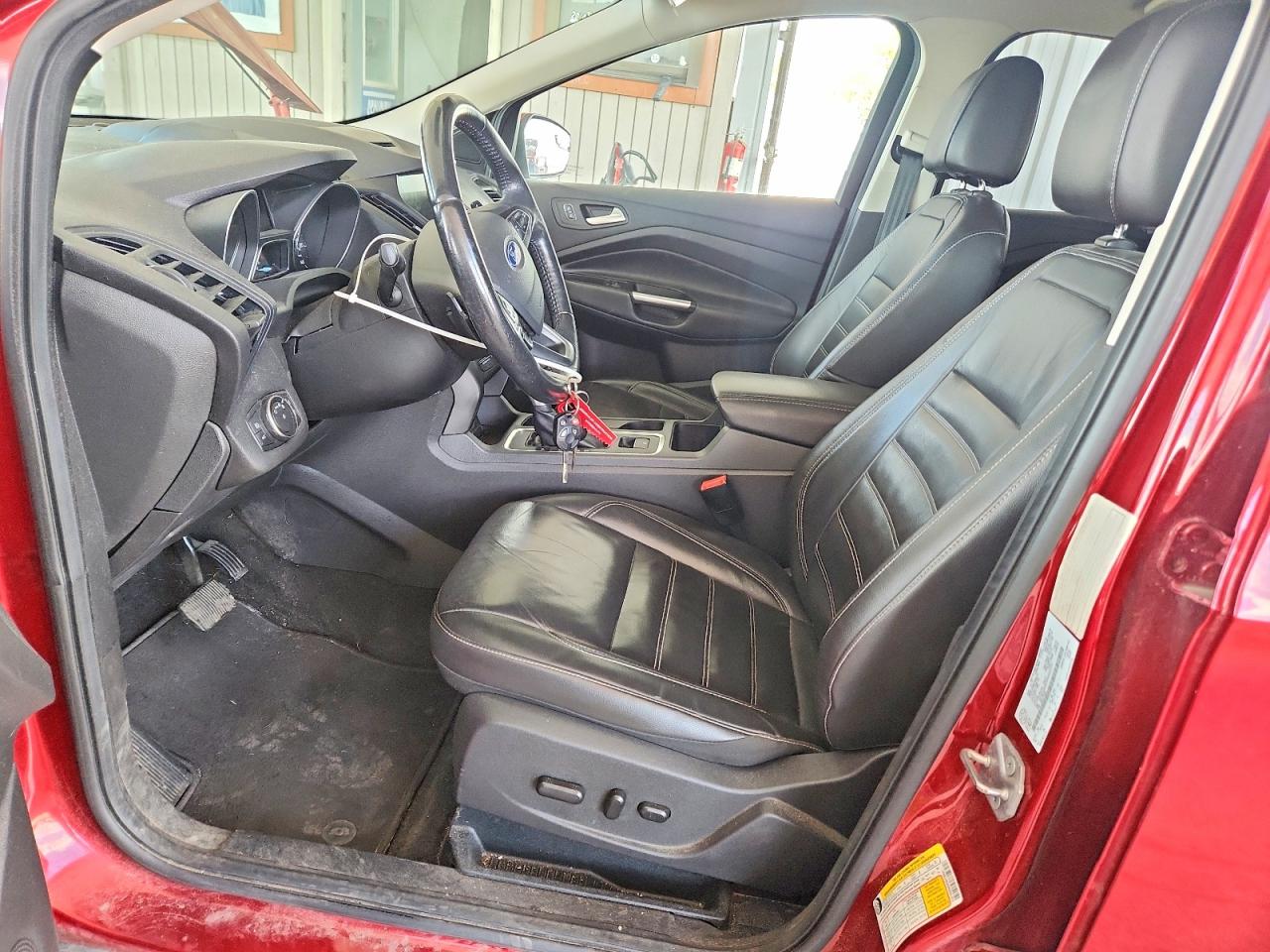 2017 FORD ESCAPE SE photo 13