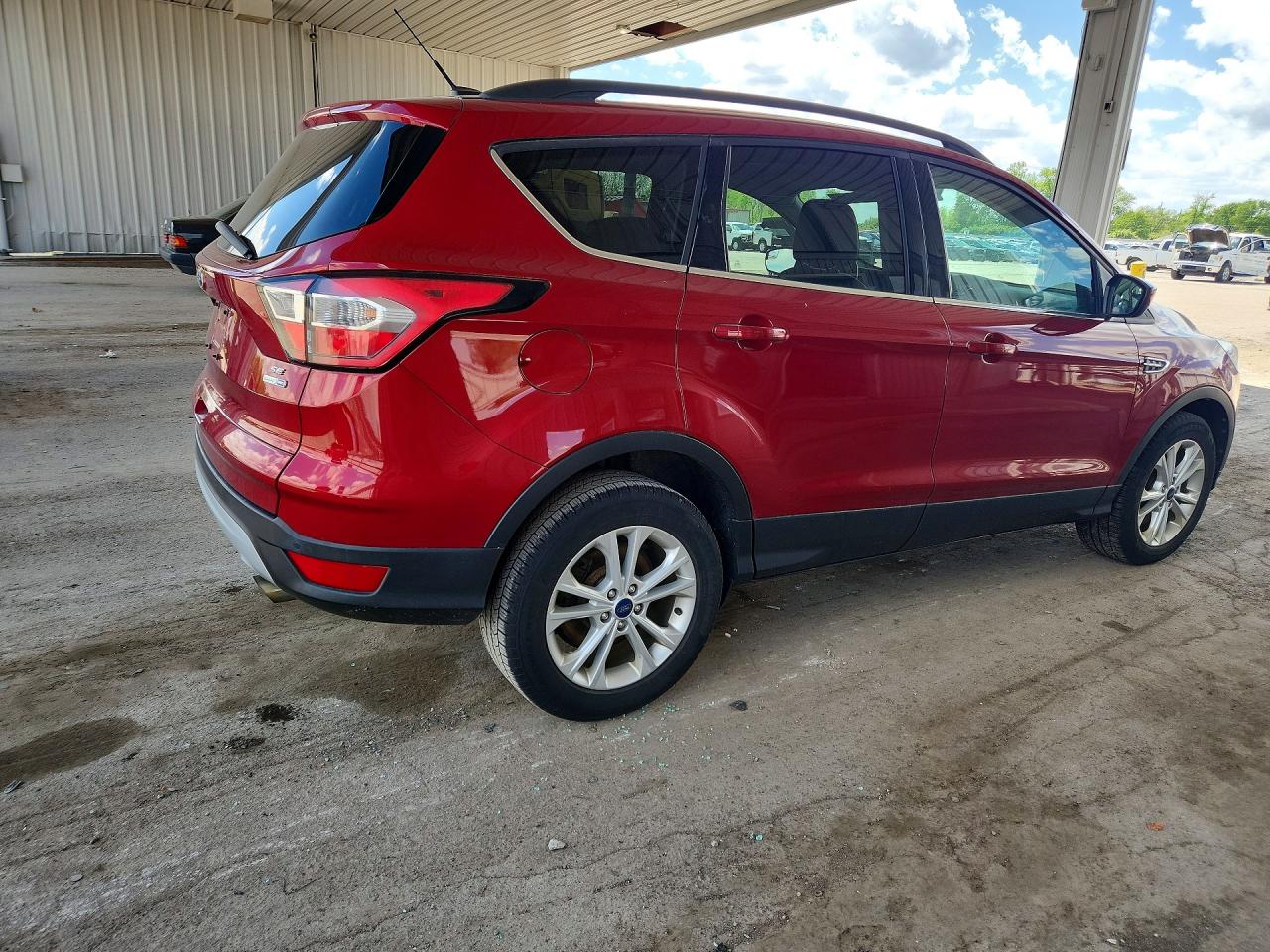 2017 FORD ESCAPE SE photo 5