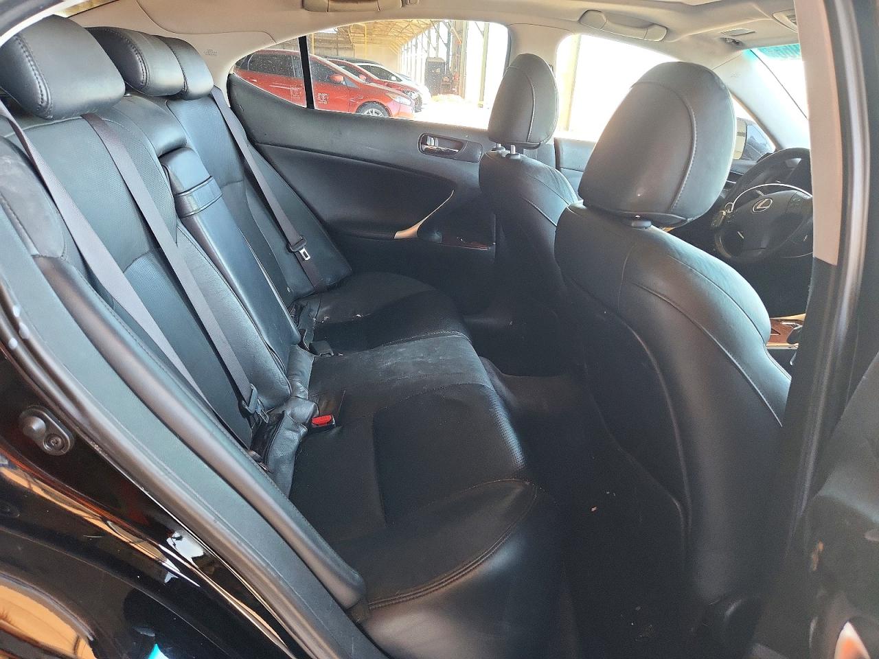 2007 LEXUS IS 250 photo 28