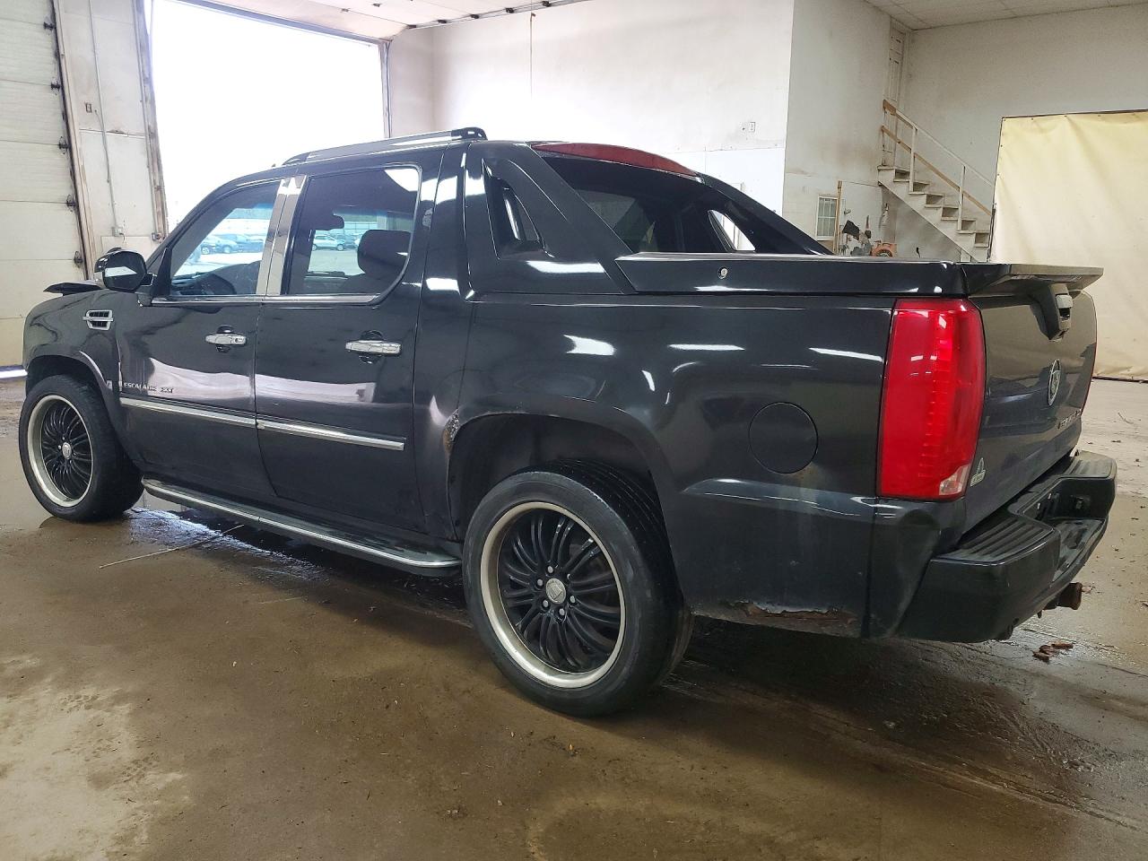 2007 CADILLAC ESCALADE EXT photo 2
