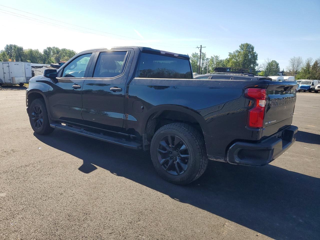 2019 CHEVROLET SILVERADO K1500 CUSTOM photo 2