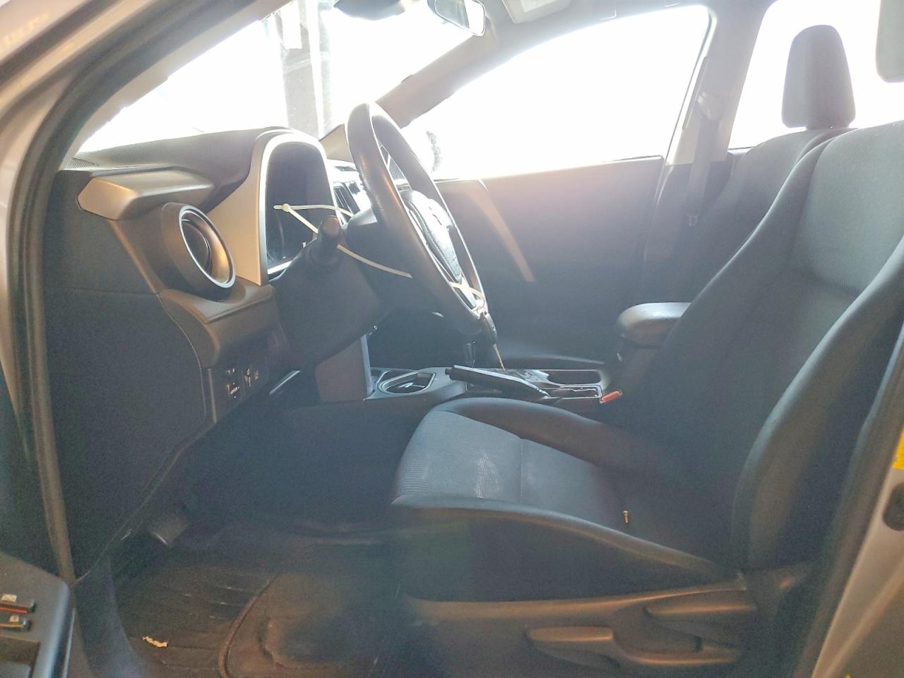 2017 TOYOTA RAV4 LE photo 19