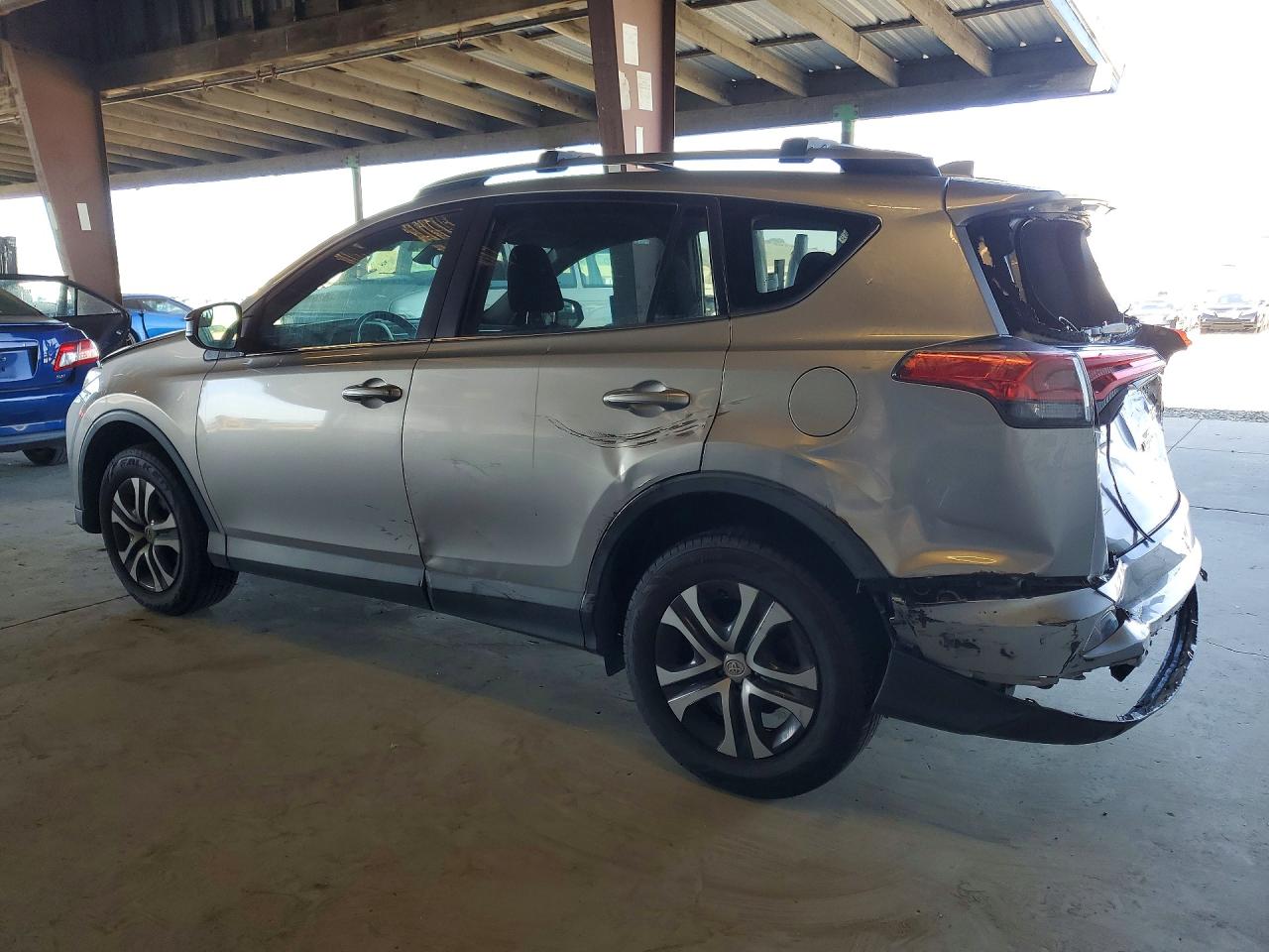 2017 TOYOTA RAV4 LE photo 4