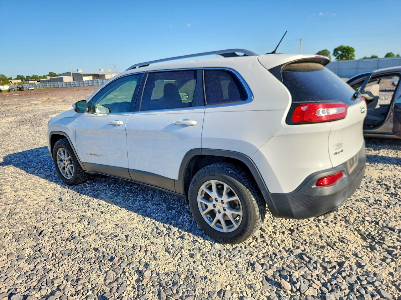 2015 JEEP CHEROKEE LATITUDE photo 3