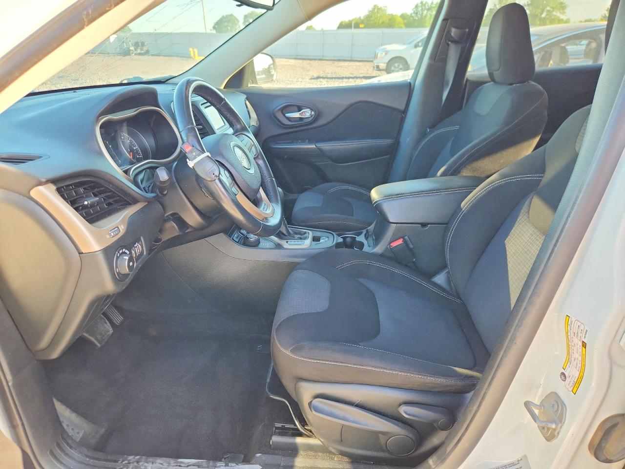 2015 JEEP CHEROKEE LATITUDE photo 13