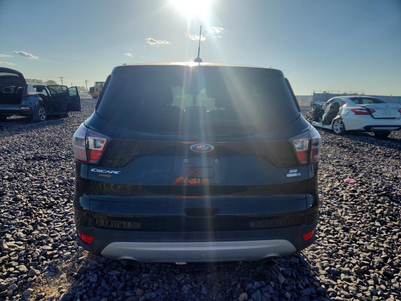 2017 FORD ESCAPE SE photo 11
