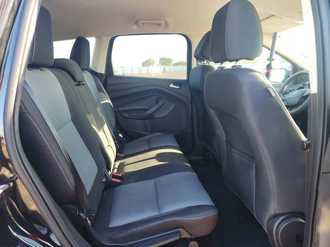 2017 FORD ESCAPE SE photo 21