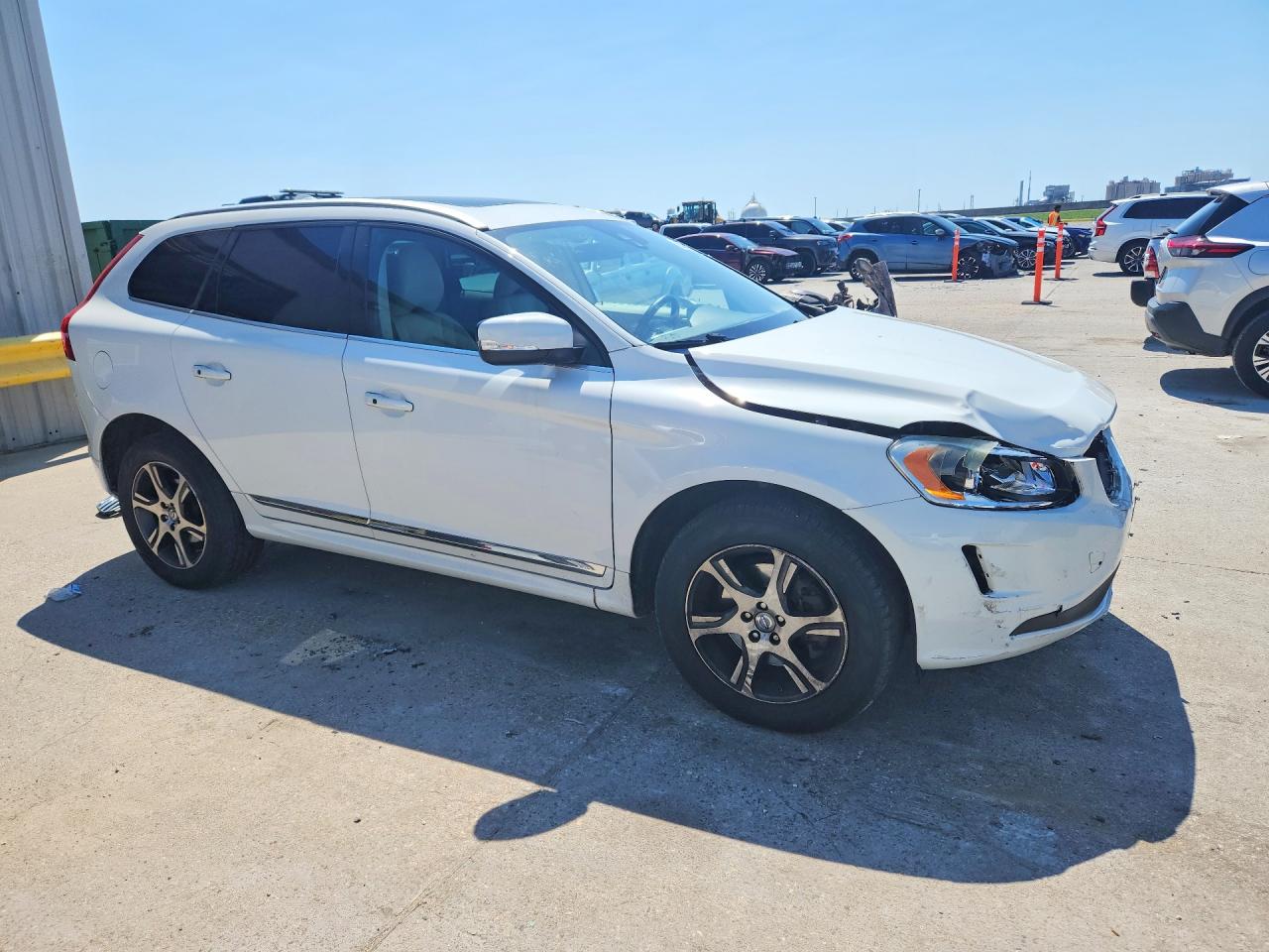 2015 VOLVO XC60 T6 PREMIER+ photo 7